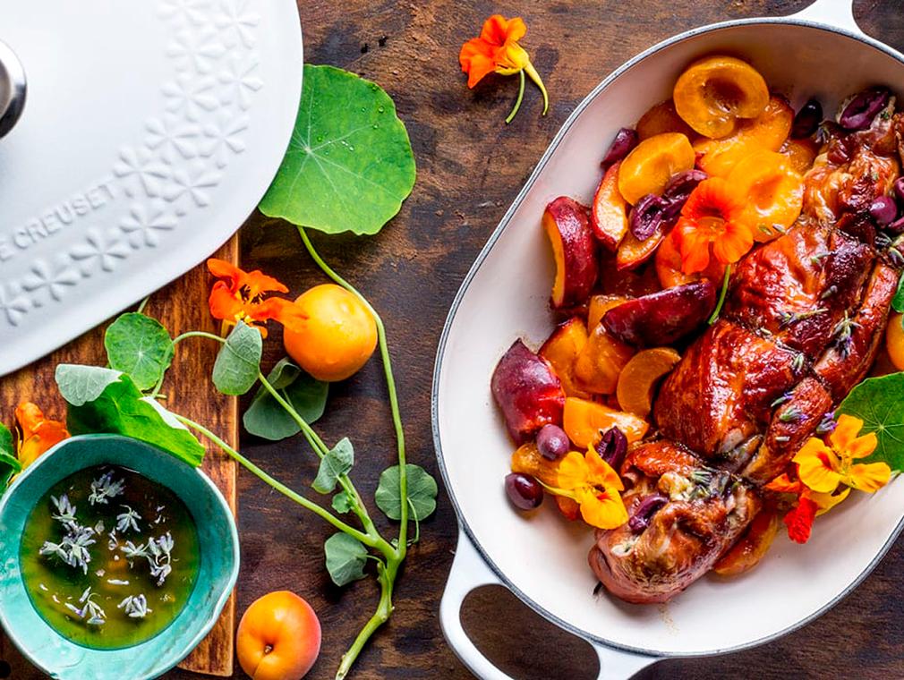 Gefülltes Schweinefilet mit gerösteten Früchten und Honig
