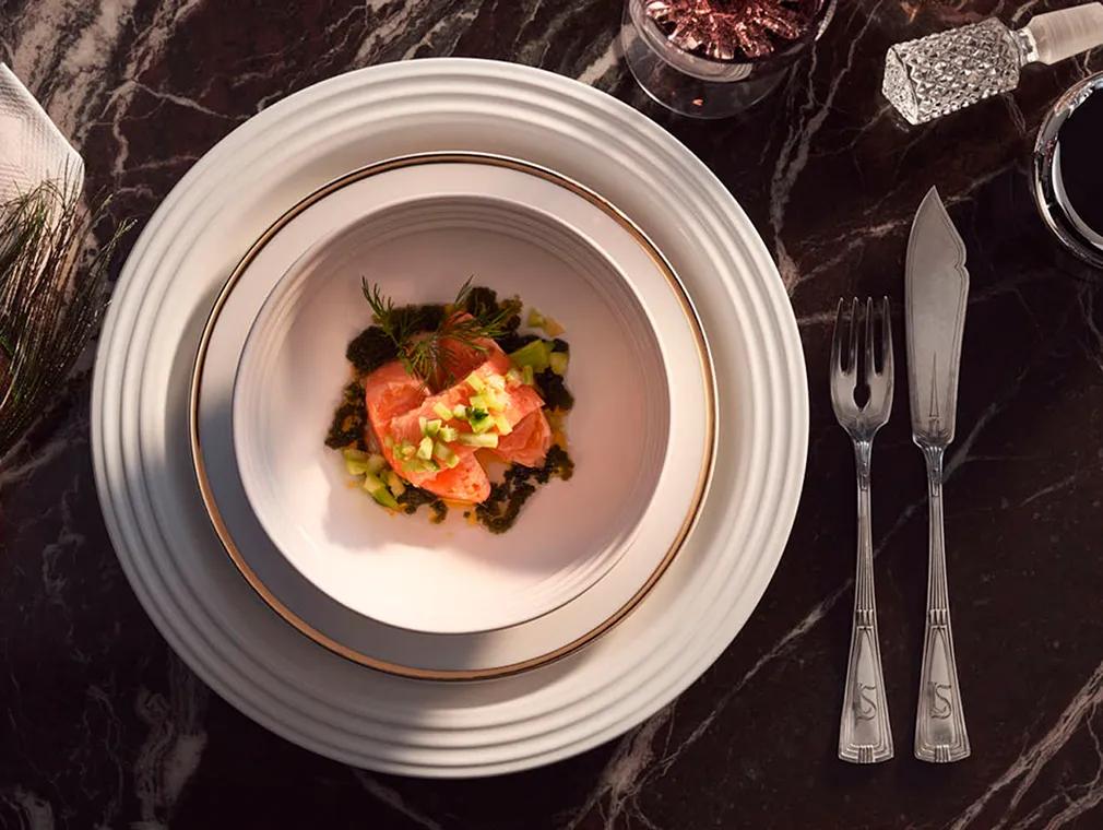 Geräucherter Lachs mit Gurke & Sea Grapes