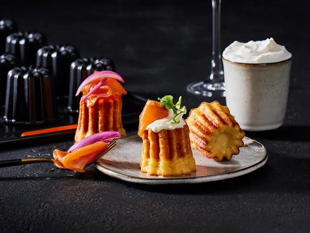 Cannelés mit zweierlei Lachs und Schnittlauch