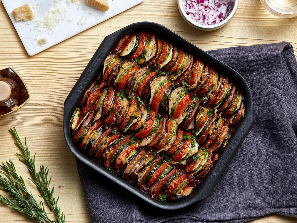 Gemüse-Tian mit Reichhaltiger Tomatensauce