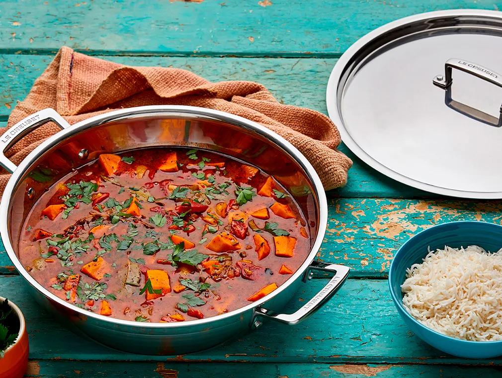 Gumbo mit Süßkartoffeln und gebratener Paprika