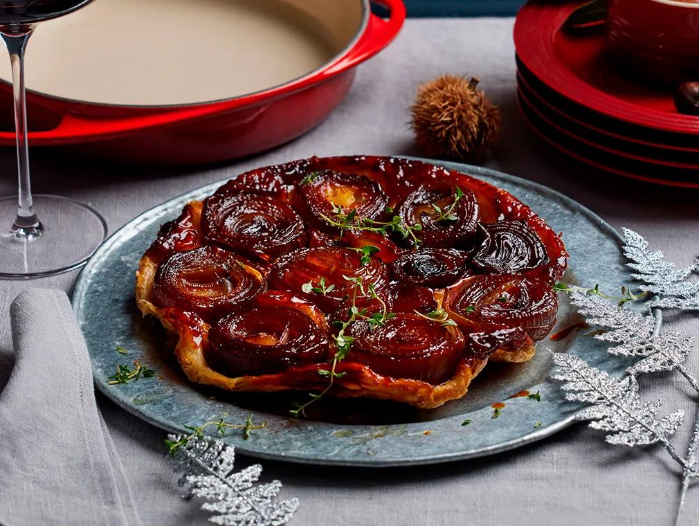 Tarte Tatin mit Karamellisierte roten Zwiebeln und Maronen