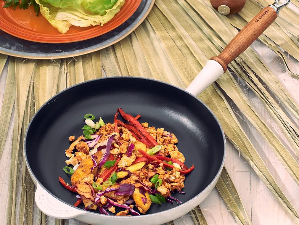 Rote Curry Salat-Wraps mit Hähnchen