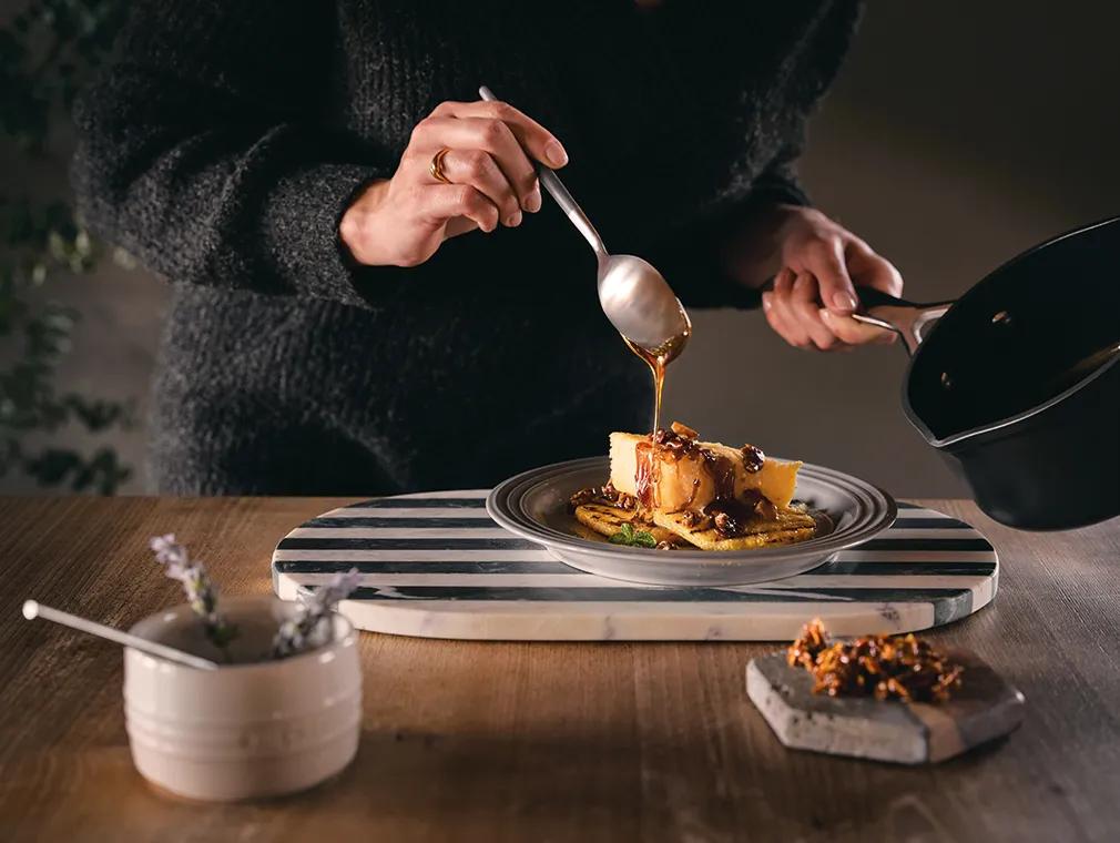 Ananas-Mandelmilch-Eiscreme mit Lavendel-Honig