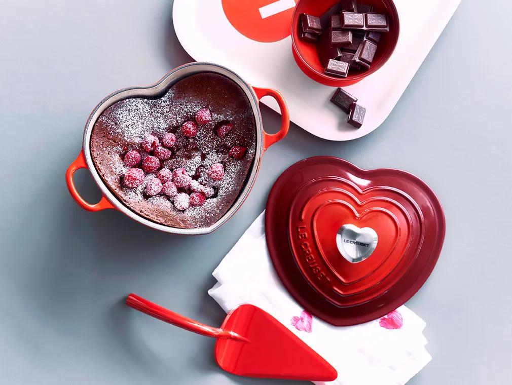 Schokoladenkuchen mit Himbeeren