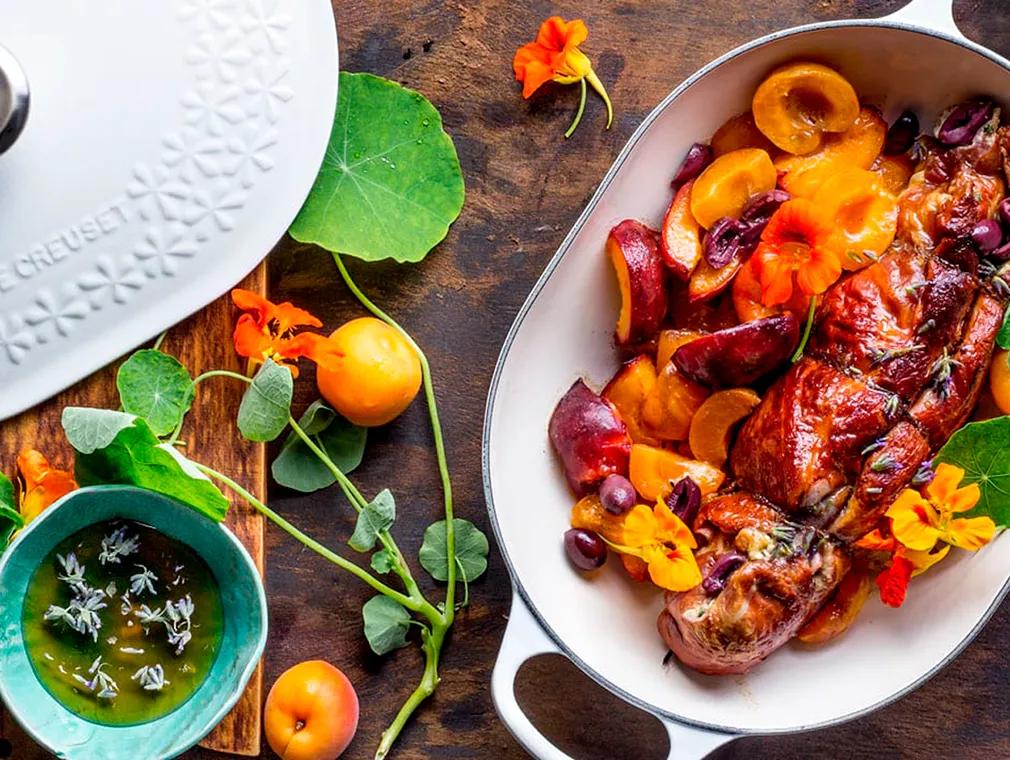 Gefülltes Schweinefilet mit gerösteten Früchten und Honig