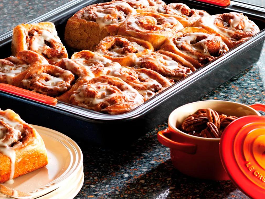 Zimtschnecken mit Pecannüssen und Ahornsirup
