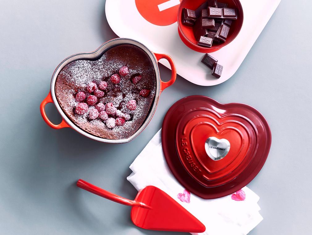 Schokoladenkuchen mit Himbeeren