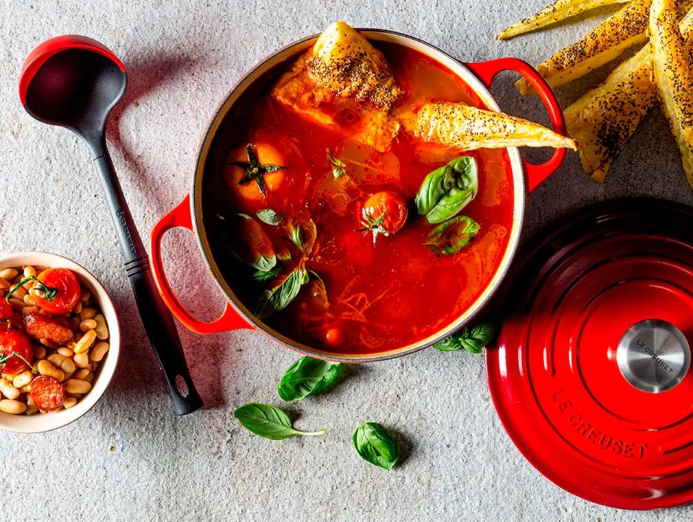 Tomatensuppe mit pikanter Chorizo und Cannellini-Bohnen