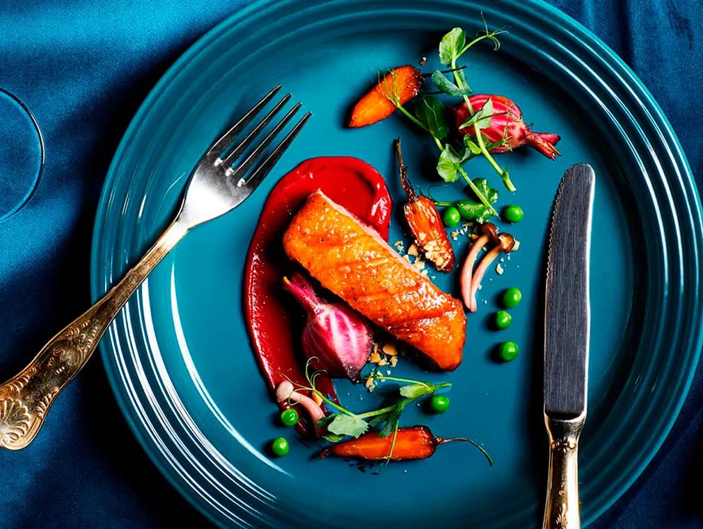 Knusprige Entenbrüste mit Brombeer-Orangen-Glasur und Blumenkohlpüree