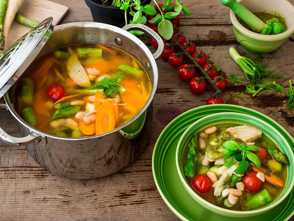 Frühlingssuppe mit Pesto